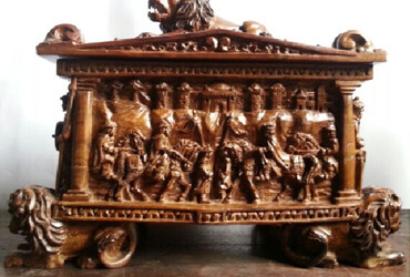 Aurelio Rodríguez - Cofre las cruzadas. | Dimensiones 29 cms alto, 37 cms ancho. | Tipo de madera: Nogal. | Precio: $2.500.000.-