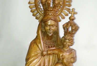 Aurelio Rodríguez - Virgen del Pilar. | Dimensiones 79 cms alto. | Tipo de madera: Nogal. | Precio $900.000.-