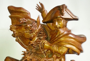 Aurelio Rodríguez - Napoleón ecuestre. | Dimensiones 55 cms alto, 46 cms ancho. | Tipo de madera: Ciprés. | Precio $2.000.000.-