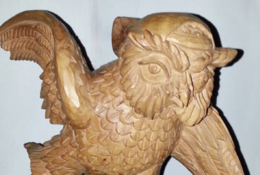 Aurelio Rodríguez - Búho futbolista. | Dimensiones: 25 cms alto. | Tipo de madera: Raulí. | Precio: $250.000.-