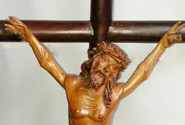 Aurelio Rodríguez - Cristo pedestal. | Dimensiones 65 cms alto. | Tipo de madera: Raulí. | Precio $400.000.-